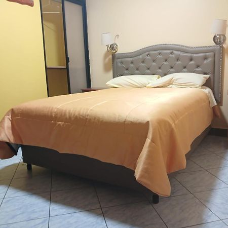 Hospedaje Karol Ξενοδοχείο Αγιακούτσο Εξωτερικό φωτογραφία