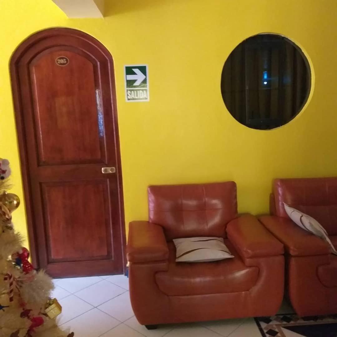 Hospedaje Karol Ξενοδοχείο Αγιακούτσο Εξωτερικό φωτογραφία